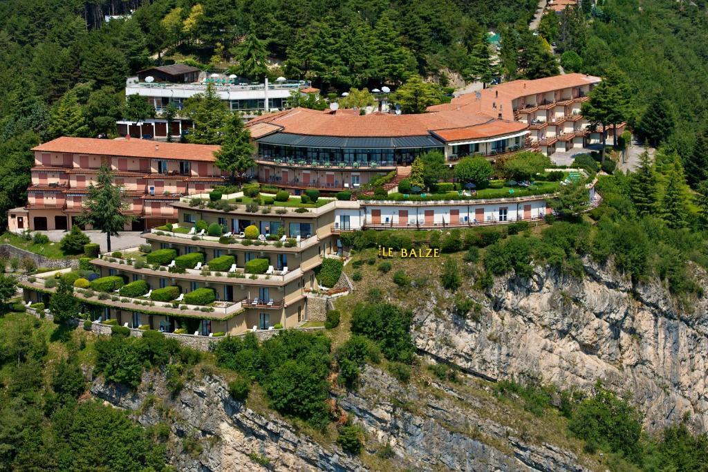 Hotel Le Balze - Aktiv & Wellness Tremosine Екстериор снимка